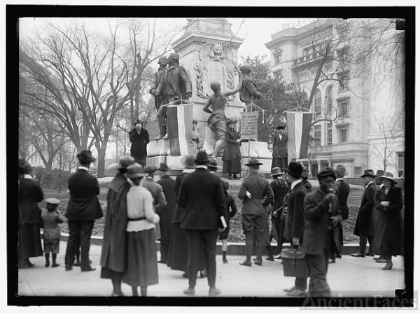 WOMAN SUFFRAGE. DEMONSTRATORS AT LAFAYETTE STATUE