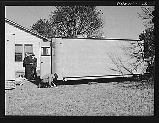 Palace mobile home. Expansion trailer for emergency...