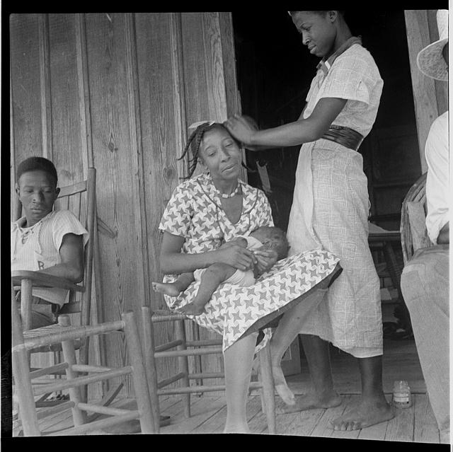 Negro women near Earle, Arkansas