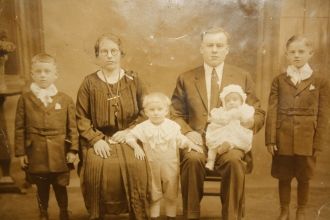 Nikolai Kartashevich Family, New York 1927