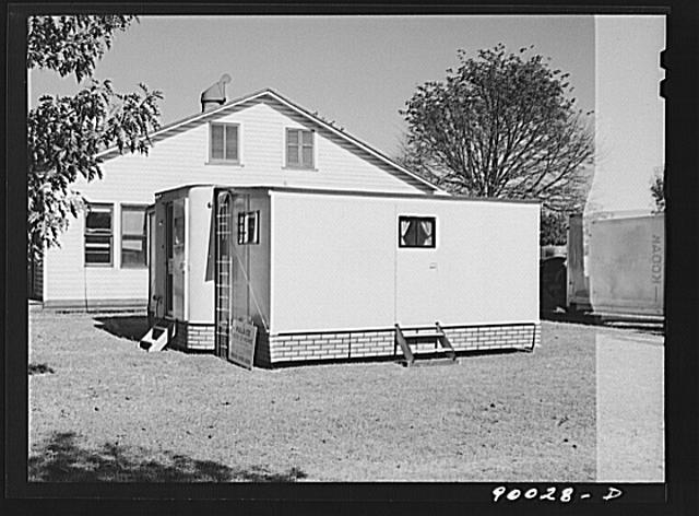 Palace mobile home. Expansion trailer for emergency...