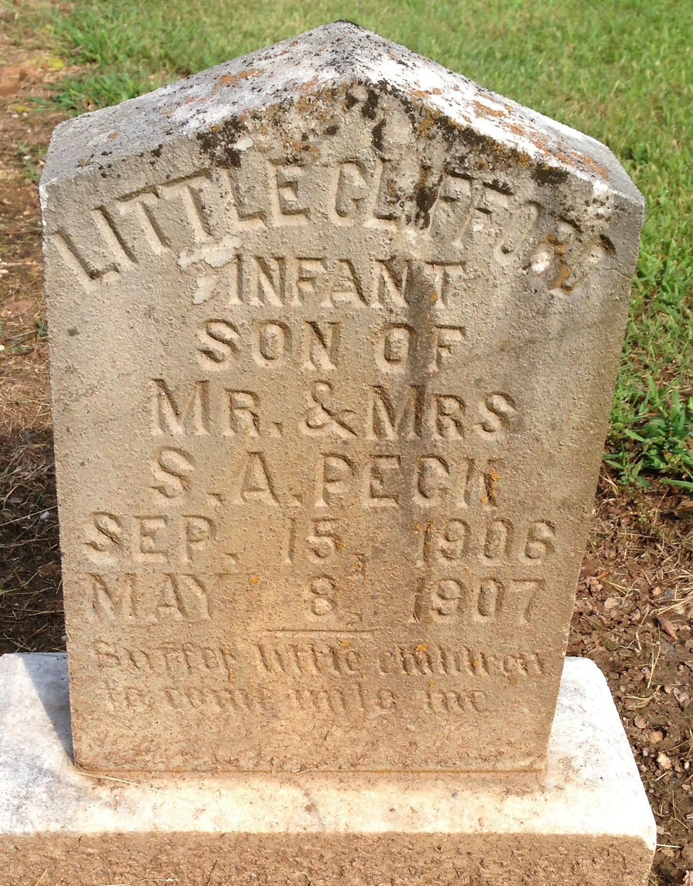 Infant Clifford Peck gravesite