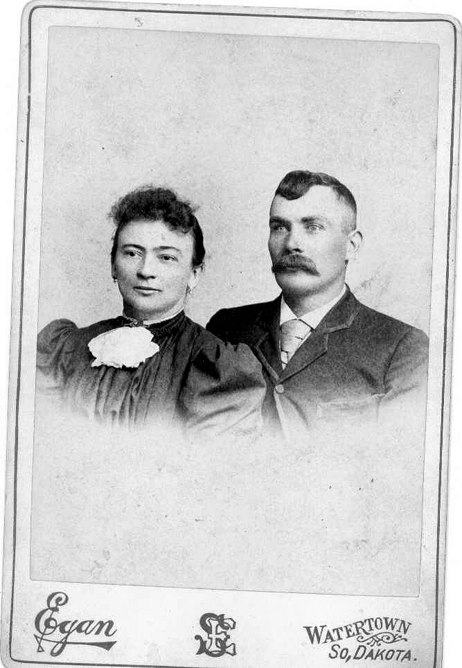 Egan, Watertown, SD: Unknown Couple