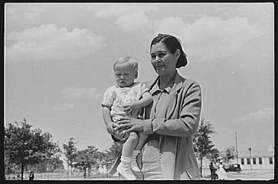 Prizewinning baby at Ashwood Plantation on May Day health...