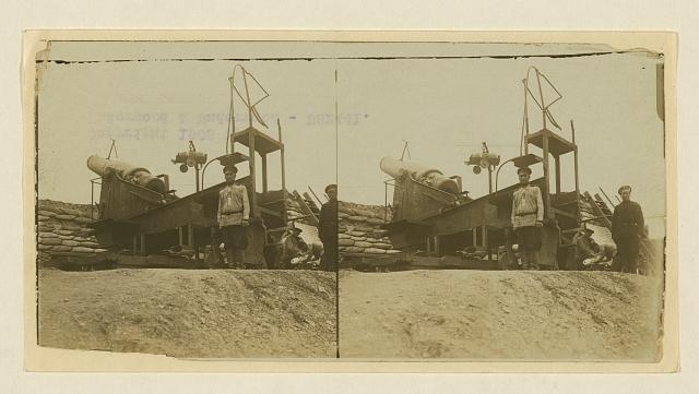 [Russian gun with 9 in. shell ready to load -- at Wolf...