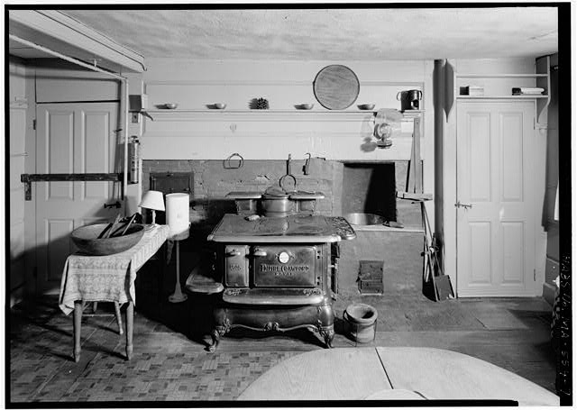 8. KITCHEN FIREPLACE AND 1905 'EMPIRE CRAWFORD ROYAL'...