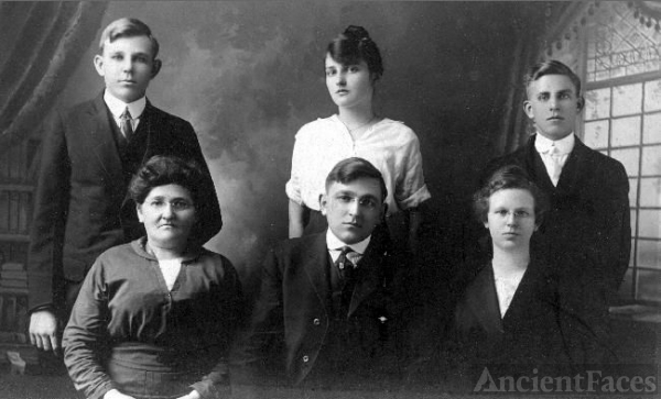 Johnsen Family of Omaha, NE