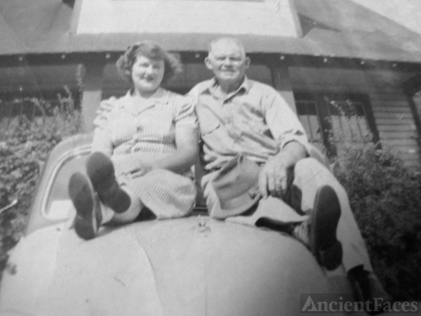 Harvey and Icie Fern Barker