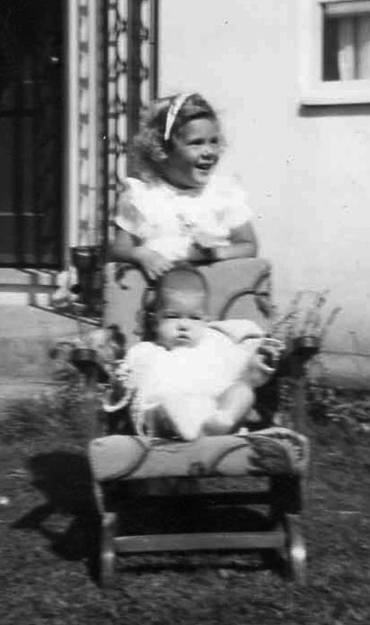 Linda & Donna Snowden, 1944