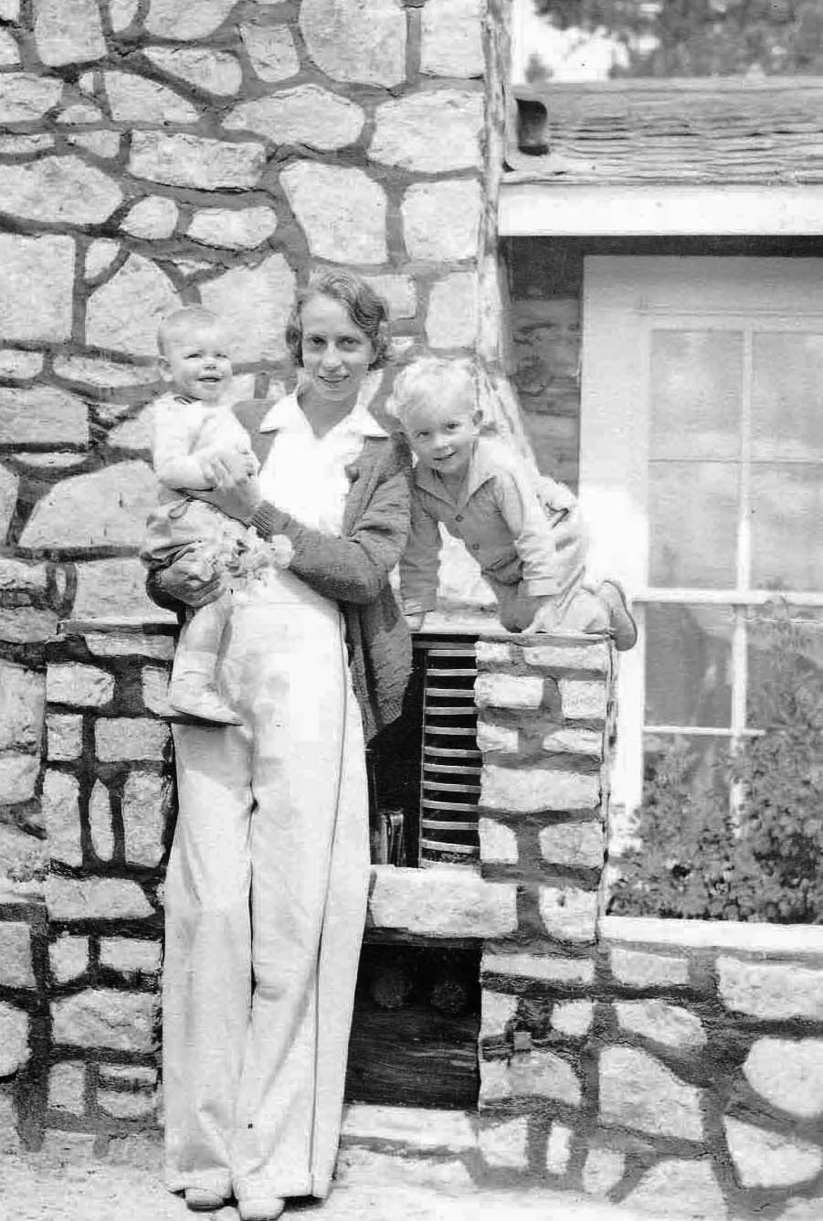 Grace Hill Wade and children