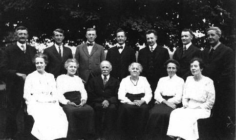 Henry and Matilda (Briggs) Flood family (original name FLOTT)