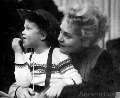 Jonathan Oppenheim And Judy Holliday