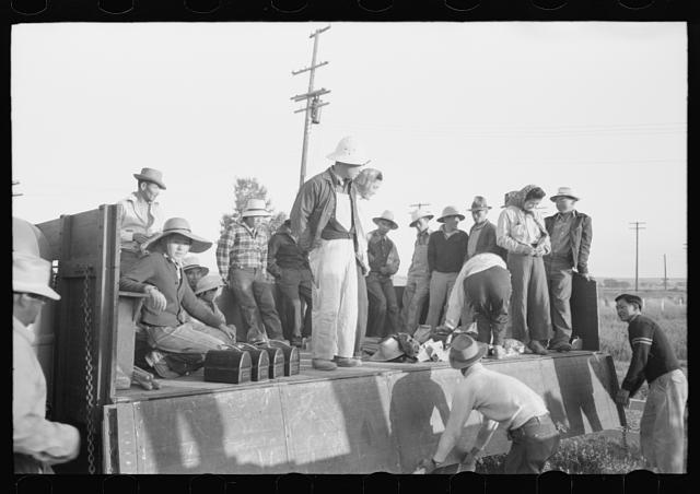 Nyssa, Oregon. FSA (Farm Security Administration) mobile...