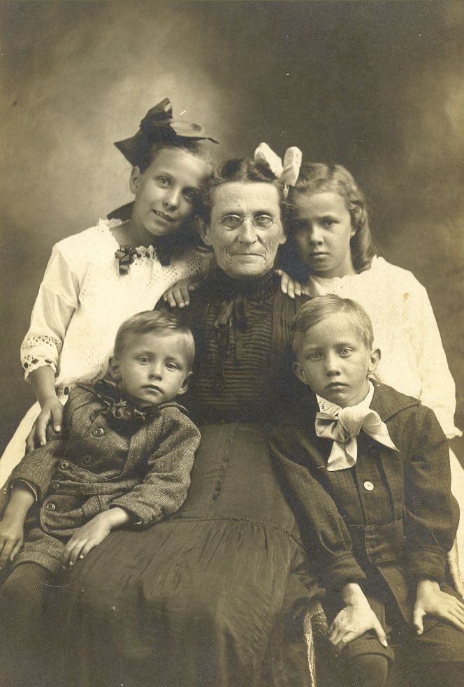 Catherine Dady Long Wheeler and Grandchildren