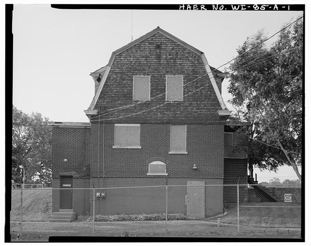 1. VIEW SOUTH, Lockkeeper's residence - Cedars Lock &...