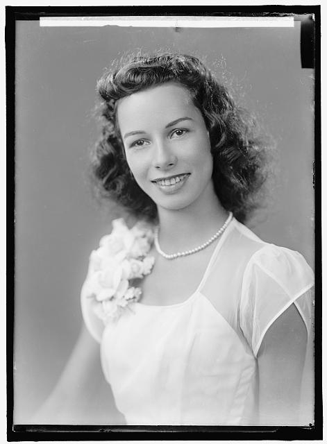 BRAMLETT, CHARLES W., MRS. PORTRAIT