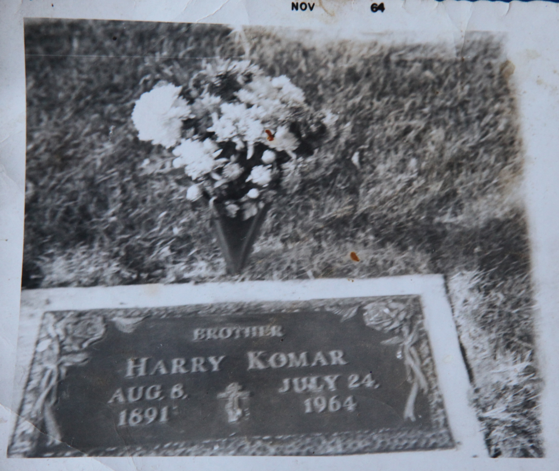 Harry Komar grave, 1964