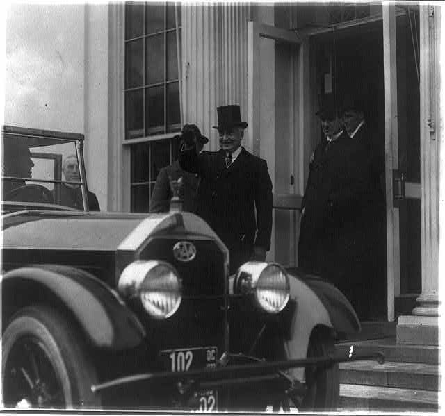 President Harding leaving the White House for the Senate...