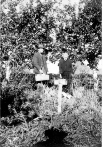 Maggie Truesdale and her brother David Dodds