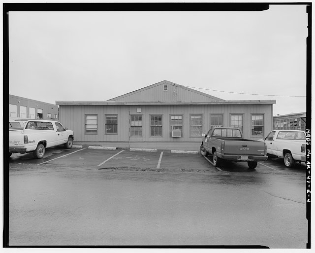 4. FRONT ELEVATION LOOKING NORTHEAST - Kodiak Naval...