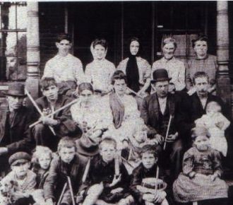 John & Anna (Cornwill) Woodbury Family, 1910