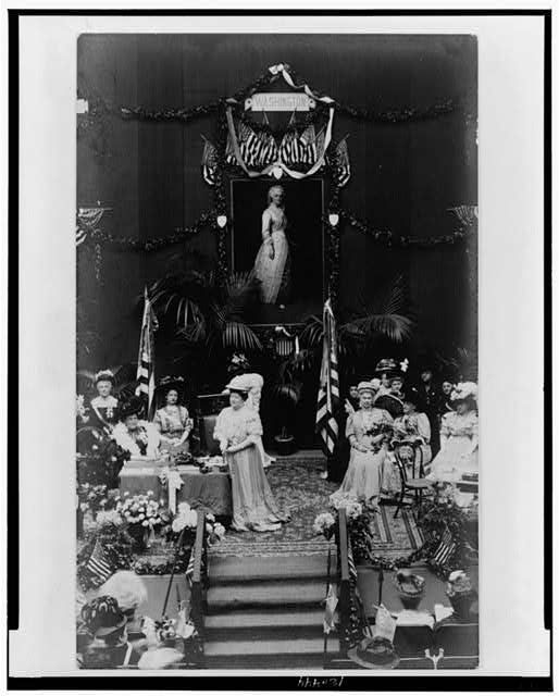 [Women on stage at Daughters of the American Revolution...