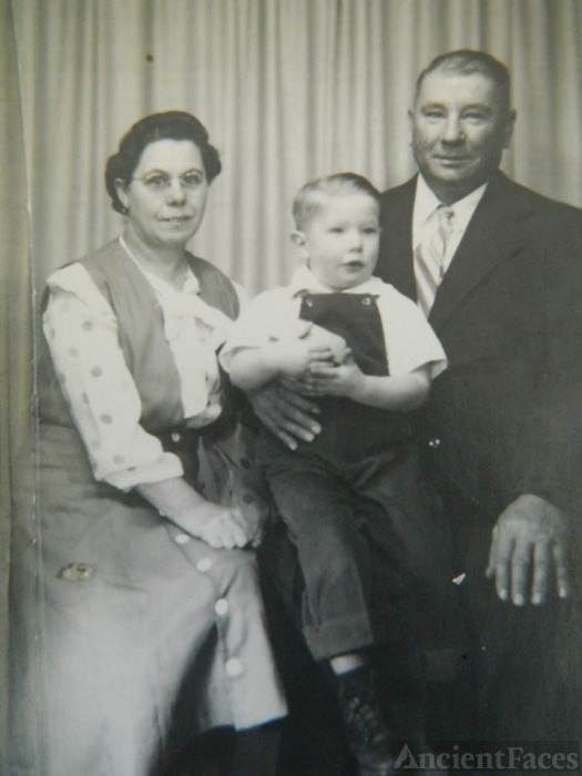 Bobby Allen Todd Family