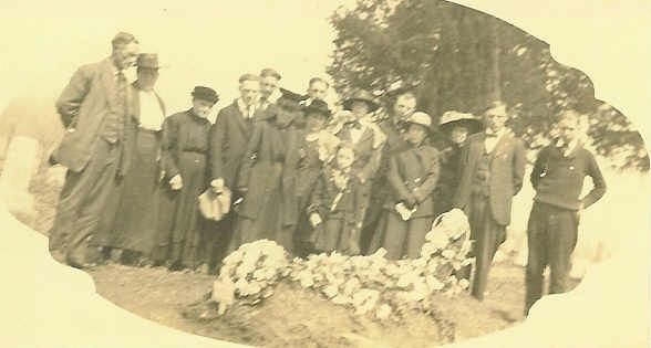 George W. Carr's Funeral, Sheeks Cemetery