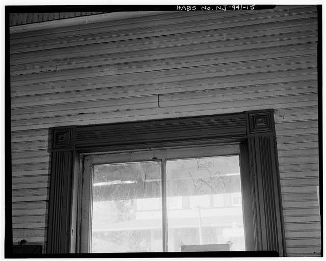 15. INTERIOR, WINDOW MOLDING DETAIL, LOOKING NORTHWEST -...