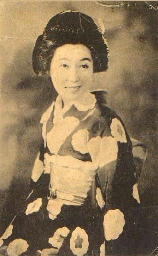 Japanese Geisha Postcard - 1930's