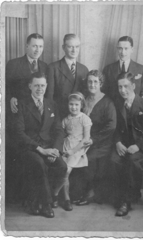 Ann & Charles Weir  family, 1936