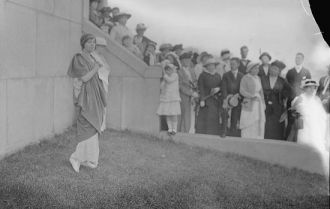 Suffragettes at Bedloe's Isle