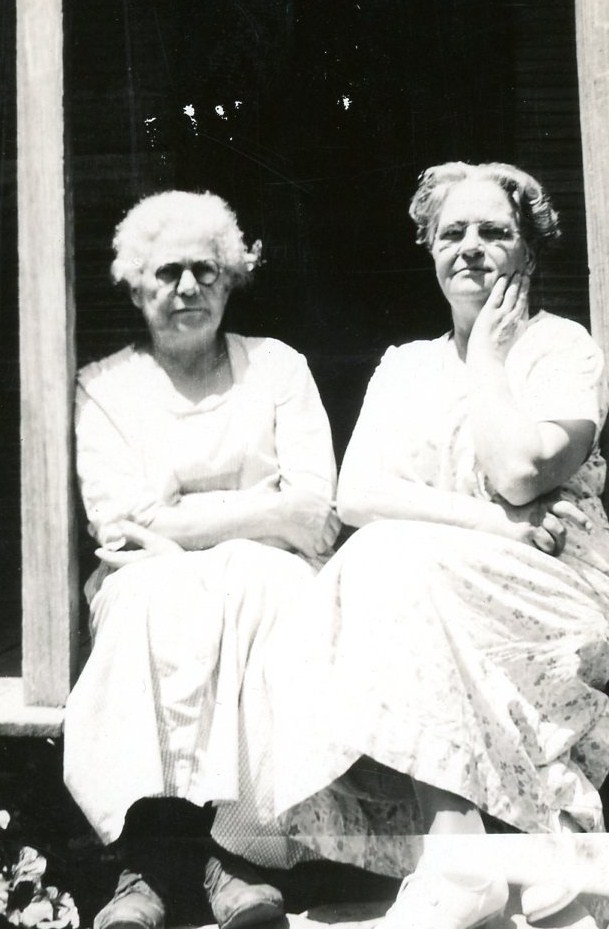 Eugenia Dickson and Laura (Dickson) Ellis