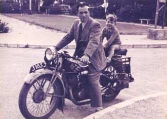Itzchak Bergbaum, motorcycle
