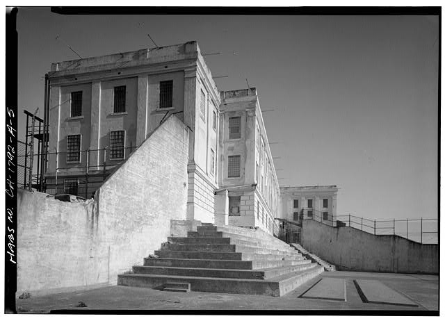 5. RECREATION YARD AND NORTHWEST CORNER OF NORTH END OF...