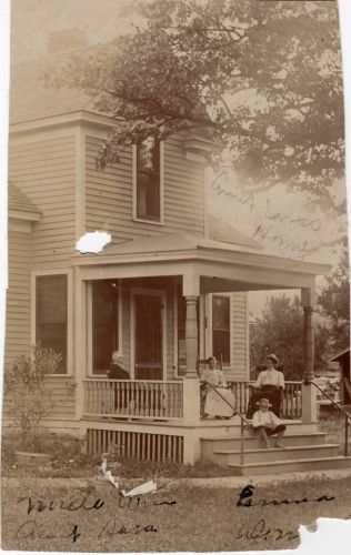 William, Sarah, & Donnelly Smith, Emma Perry