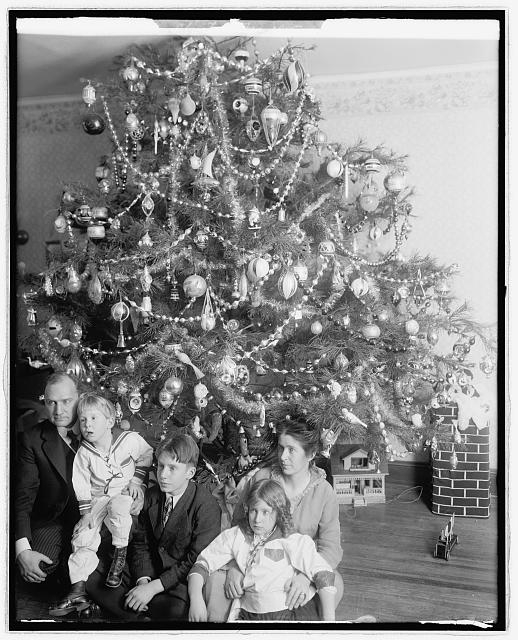 Raymond Dickey, Christmas Tree, 1915