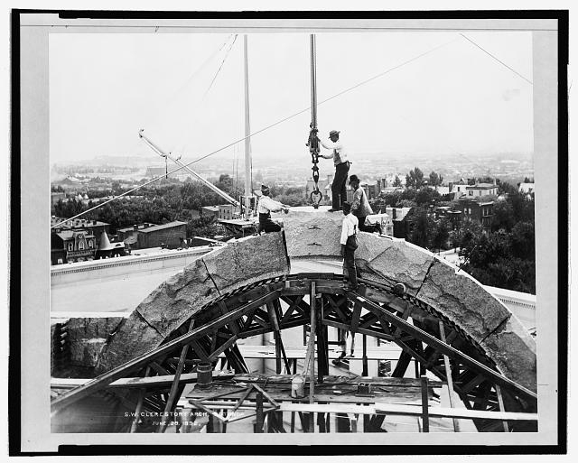 [Men putting in place the keystone of the S.W. clerestory...