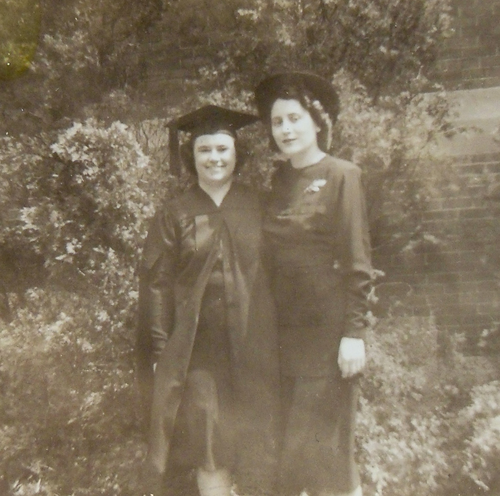 Natalie Nason and Doltie Burton, 1948