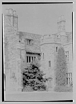 Clarence McK. Lewis, Skylands Farm, residence in...