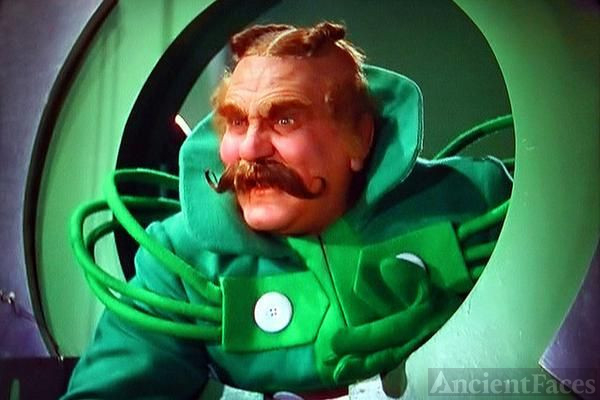 Frank Morgan as The Wizard of Oz.