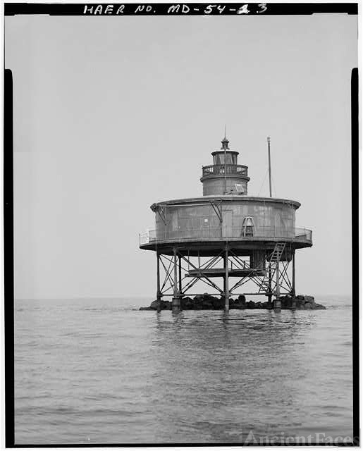 3. EXTERIOR LOOKING NORTH - Seven Foot Knoll Lighthouse,...