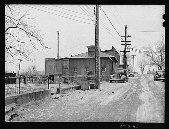 Shenandoah Valley. Paul Fletcher's tiny factory in...