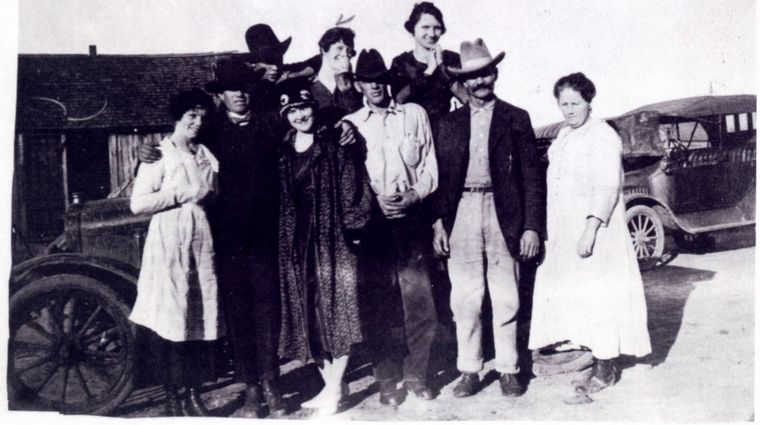 McKay Family Gathering (1918)