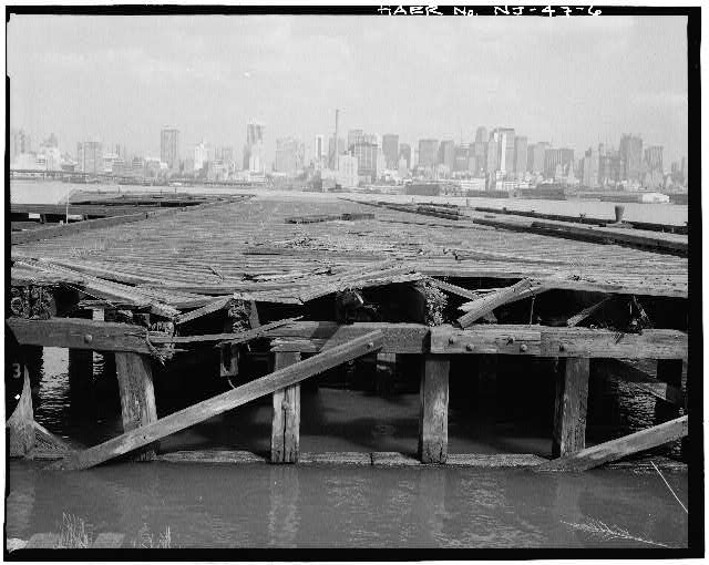6. VIEW LOOKING SOUTHEAST, CENTER OF PIER EXTENSION -...
