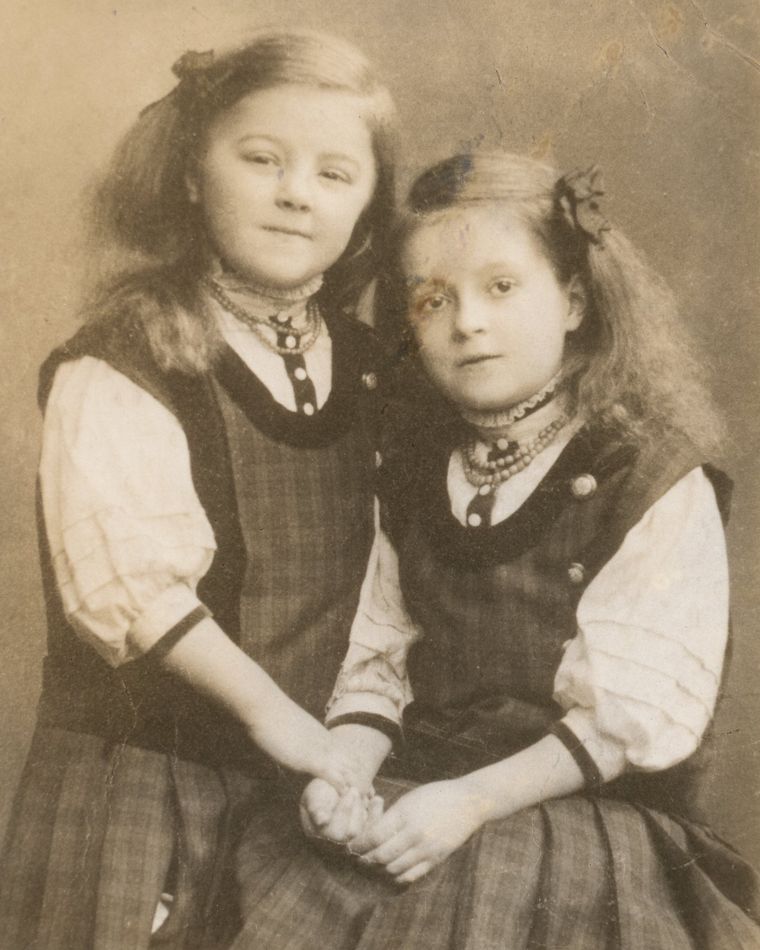 Eva and Else Nicolaus