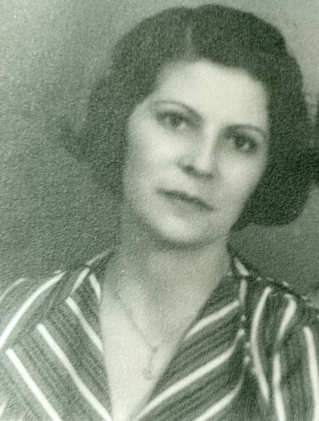 Ernestina Irene Leonard y Martinez, Cuba