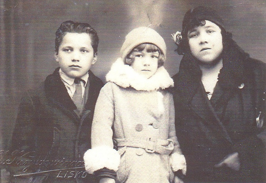 Katrina (Catherine) Kotyk Votruba with children Julian and Maria