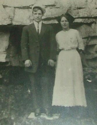 Onie & Elsie (Dunlap) Vargeson, Pennsylvania 1915