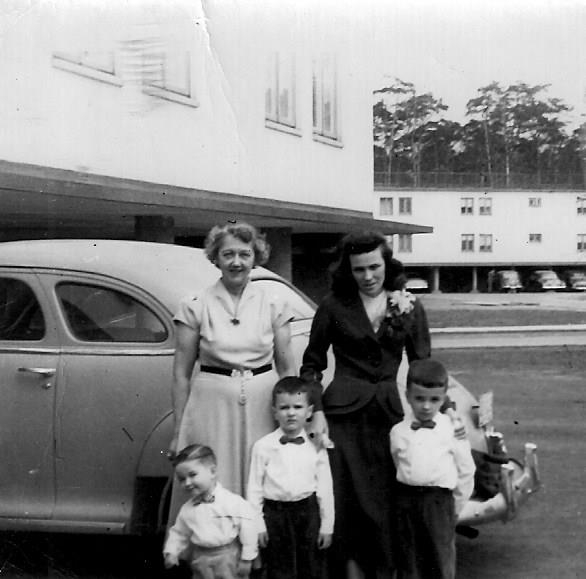 Elizabeth "Betty" Parton McCracken family